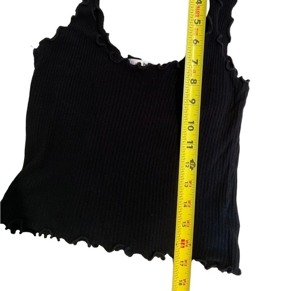 Casual Sexy Violet Moon Black Ribbed Cropped Summer Tank - Picture 3 of 6